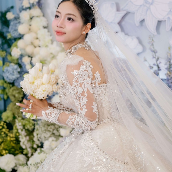 Ý Nghĩa Của Khoảnh Khắc Tung Hoa Của Cô Dâu Và Chú Rể Trong Ngày Cưới